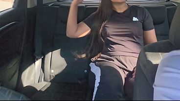 MORENA BUNDA ENORME JA ENTROU NO CARRO QUERENDO FODER