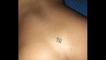 Vai seu corno, fode essa buceta arregaçada. Novinha casada safada, fode com o amante e depois da a buceta toda arregaçada para o corno.