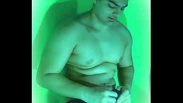 Masturbacion – Video en Vertical – Verde – Cristopher Rebellato Aleixs – Number 1 – Pene Grande