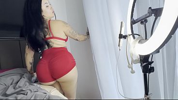 Minha amiga gringa fitness veio me chupar e engolir leite brasileiro