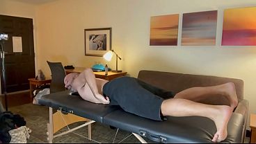 Phoenix Sinz Gives Plenty Of Ass In Face Sitting Massage