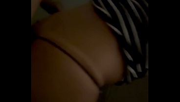 Comedor arretado em aventura intensa com a Hotwife Belinha: fez fisting, fez na rua, no terraço e na cama do corno deu leite quente pra esposa na frente do corno manso – parte 2