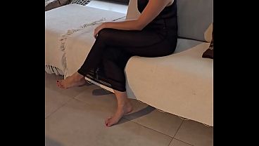 Esposa tentação provocando o marido no apartamento e desejando rola