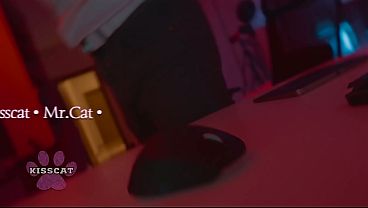 Foxy Dreams Came to a Swinger Date and Starred in Home Porn with Kisscat and MrCat