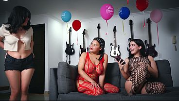 I discovered that my friends are prostitutes and teach me how to suck a cock