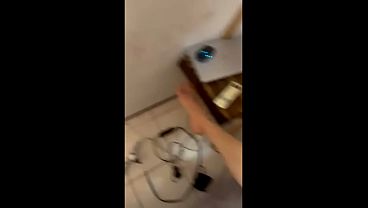 Moreninha 18 anos ninfetinha teen young com cara de safada casada hotwife dando gostoso p vizinho dotado na frente do marido corno p1