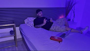 My stepsister fingers her pussy while I’m taking a nap, and when I woke up, she’s so horny that we have sex – Bratzcy