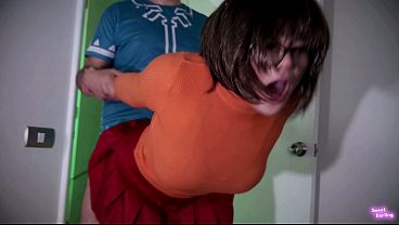 Velma Dinkley (Full Video) nerdy girl gets fucked hard at halloween – Sweet Darling