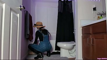 Farmer Girl Sage Eldritch in Overalls Peeing #3 [Voyeur]