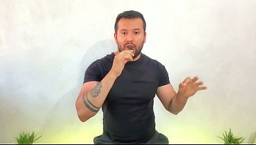 Hombre casado vergon visita un sauna gay y penetra a un pasivo mientras hombres los ven coger!