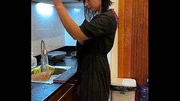I Catch My HouseWife in the Kitchen and Things Get Wild