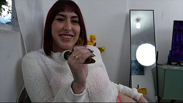 Quem imaginaria que essa ruiva deliciosa ia dar o cuzinho desse jeito e ia tomar o leitinho no final? Karol Redxxx | Loupan