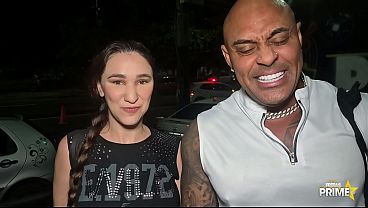 FÃ NA FESTA PRIME LEVA GOZADA NA CARA DE GOGOBOY
