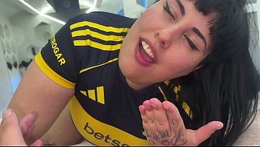 Gotica culona Argentina le encanta que le hagan el culo y hacerlo con varios hombres al mismo tiempo y tomarse la leche