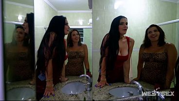 Luiza Ambiel e sua amiga saíram da festa para visitar uma amiga, mas, por trás disso, ela tinha uma intenção oculta!