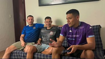Machos dotados fudendo twink safado jogando videogame