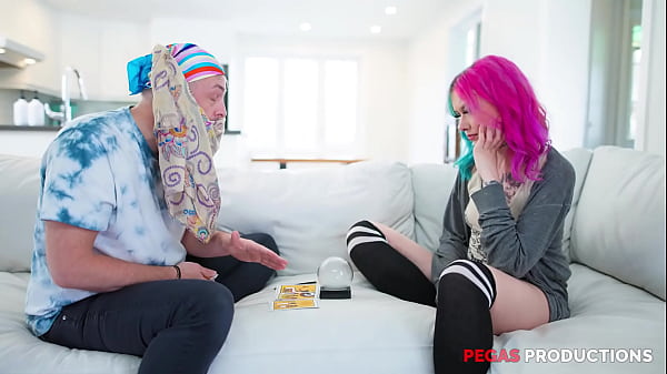 Pegas Productions – Luna Temptress se fait Péter le Cul par un Faux Medium