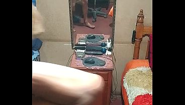 Travesti sube video donde se muestra desnuda en la barraca de su novio